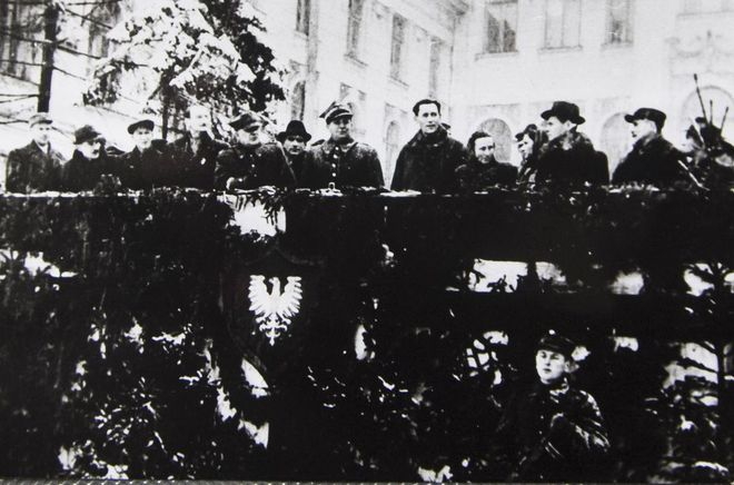 18 lutego 1945 r. Defilada i pożegnanie 2. Dywizji Piechoty im. Henryka Dąbrowskiego I Armii Wojska Polskiego 