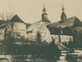 Koci i klasztor Bernardynw, pocztek XX stulecia. Na zdjciu widoczna baszta, ktr rozkazem wadz gubernialnych zburzono w 1902 roku.