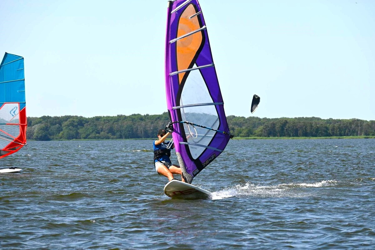 Pomys na wakacje! Obz windsurfingowy nad morzem