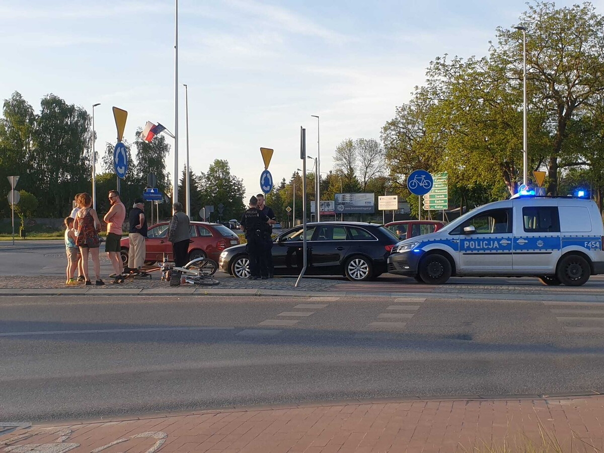 Zderzenie samochodu z rowerzystą na Rondzie Sulejowskim