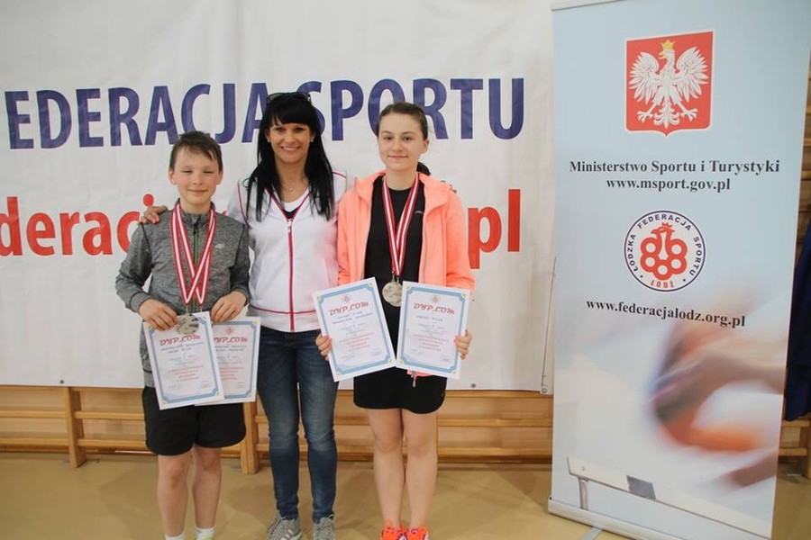 Na zdj. od lewej: M. Danielak, trenerka Dominika Cygan i S. Miler.