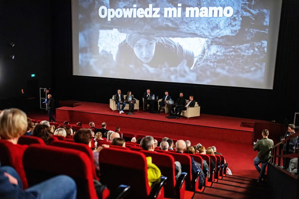 “Piotrkw XX Wieku – Opowiedz Mi, Mamo”: Sprawd, gdzie obejrze ten wyjtkowy film historyczny za darmo!