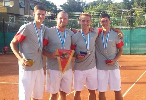 Wicemistrzowie Europy, od lewej: H. Hurkacz, trener J, Ulczyski, J. Zieliski i K. Majchrzak, fot.: Facebook