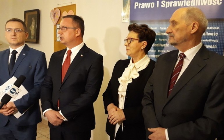Z. Ziemba pierwsze z lewej. fot. archiwum epiotrkow.pl