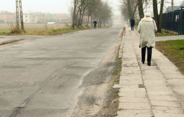 Gmina Moszczenica: Parkingi i nowa droga
