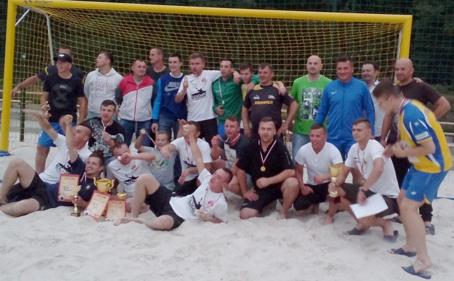 Seniorzy z Sulejowa wygrywaj Skalnik Beach Soccer Cup 