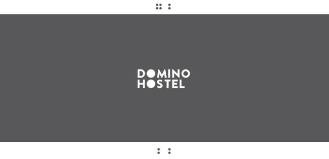 Jest ju logo hostelu DomiNo
