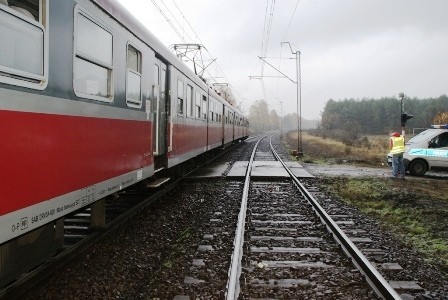 Po wypadku linia kolejowa Tomaszw – Koluszki nadal nieprzejezdna 