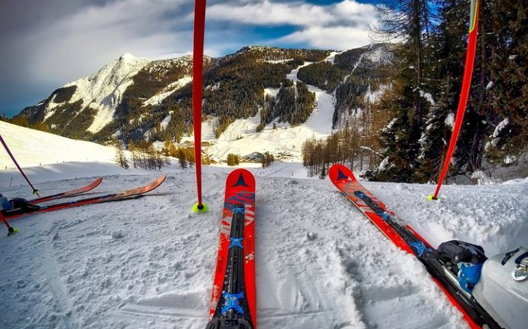 Popularne obozy narciarskie – 3 powody, dla których lubimy tę aktywność